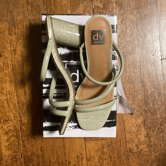 Dolce Vita sage green block heel sandals - Picture 4 of 4